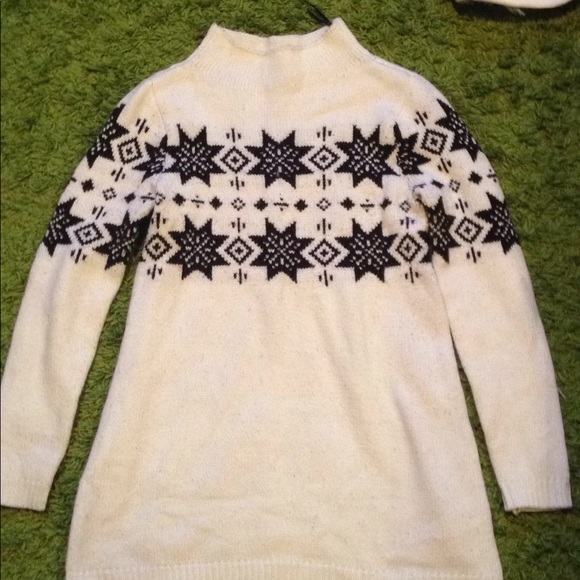 H&m cute festive sweater - Picture 4 of 4
